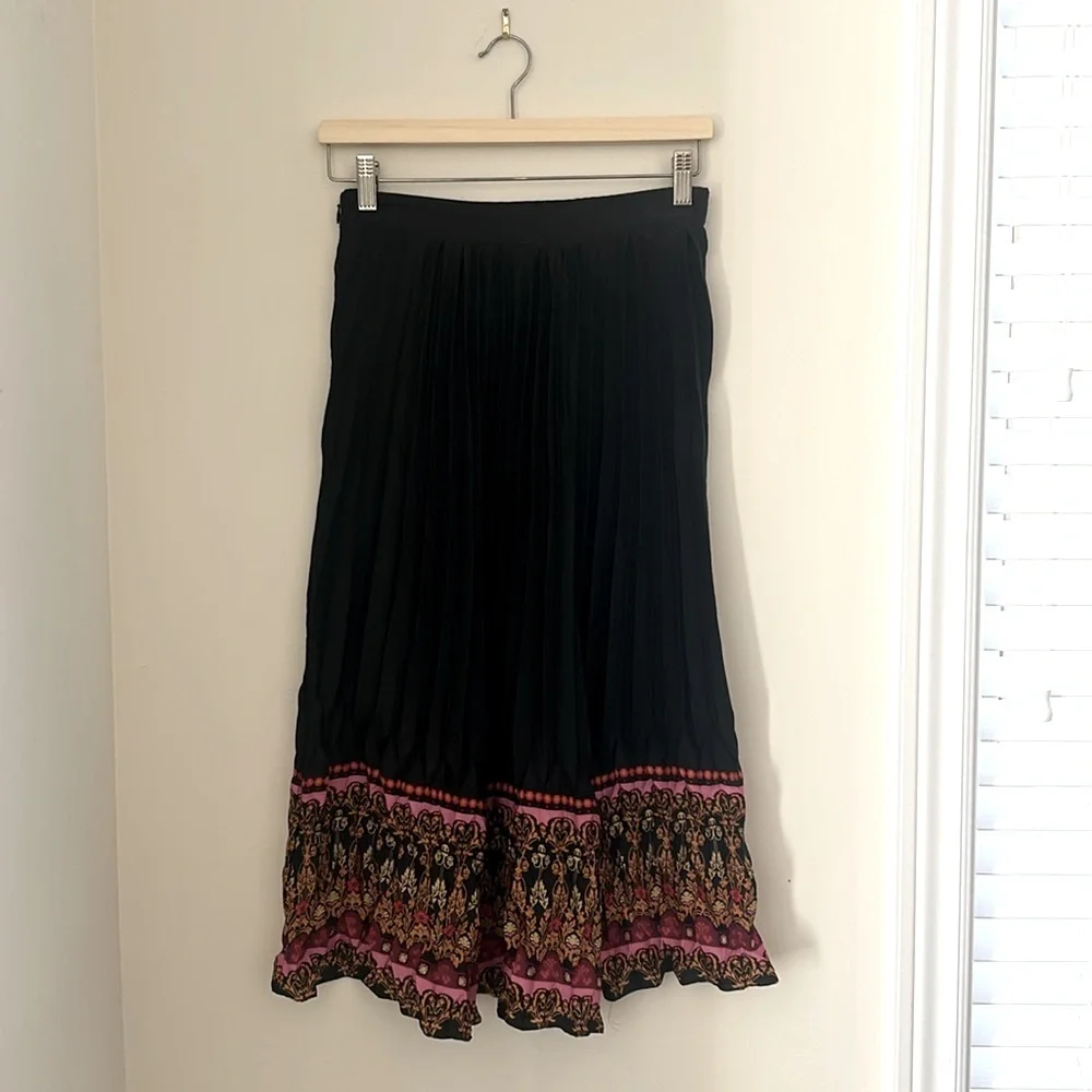 Farm Rio Anthropologie Bohemian Midi Black Pleated Skirt Multicolour Hem Size M - Picture 8 of 17